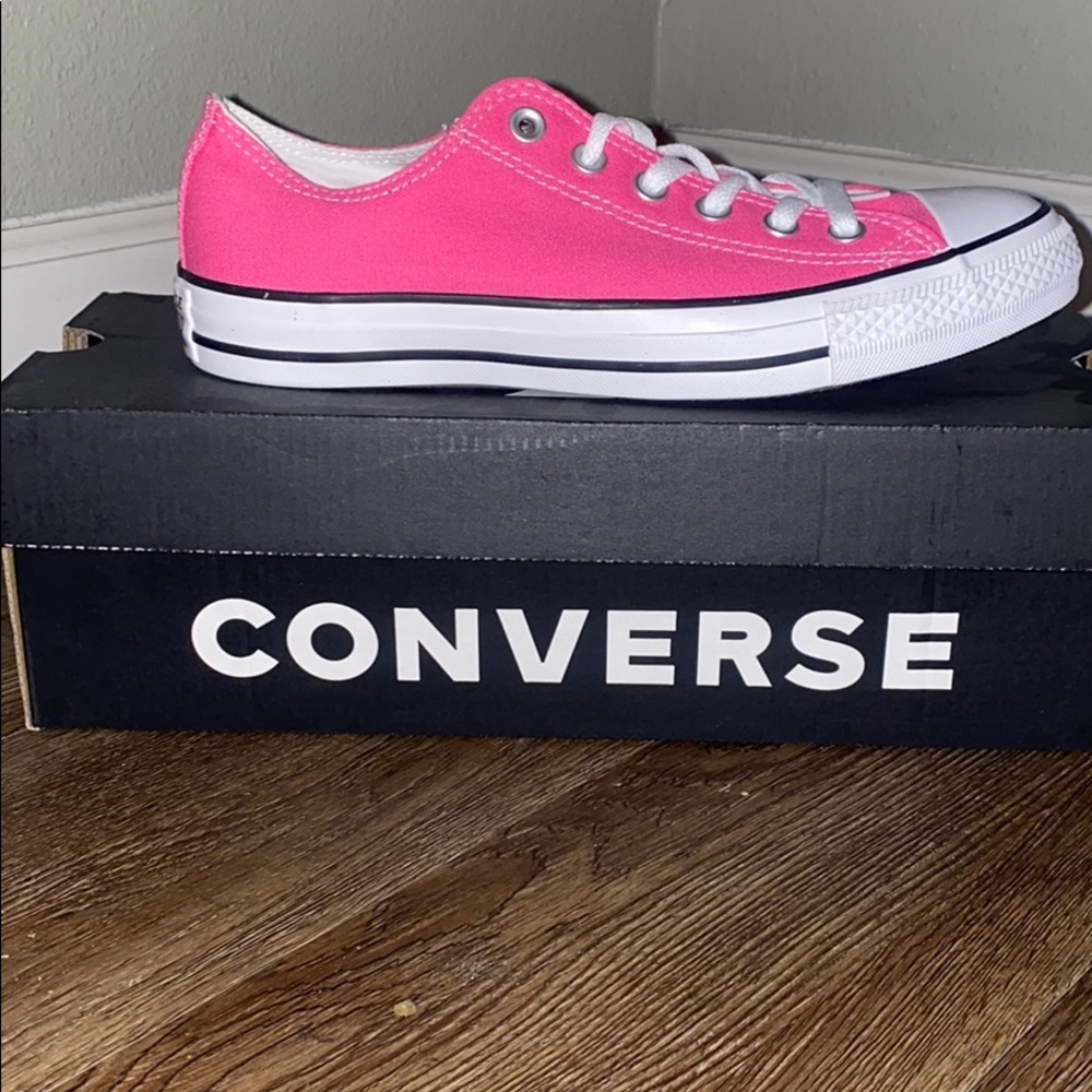 Pink converse